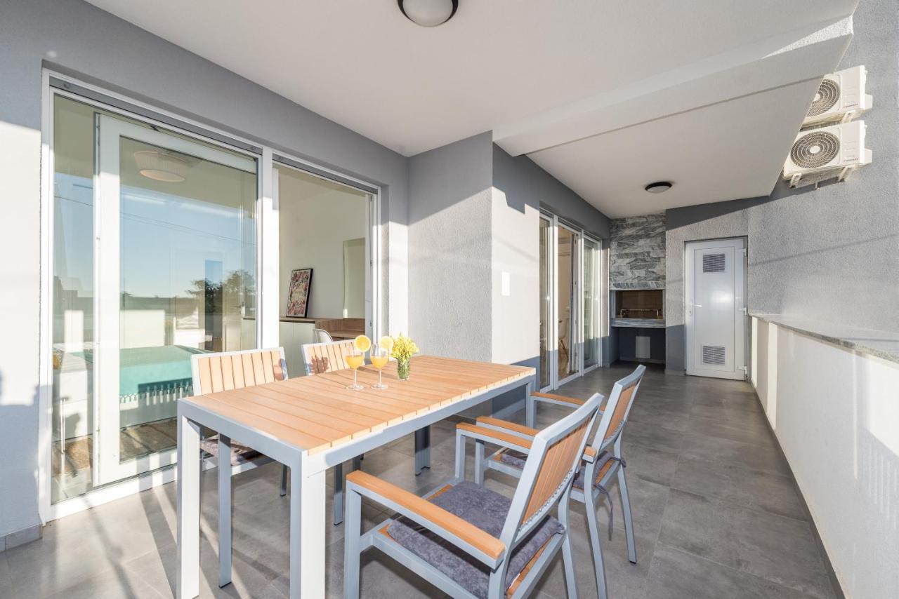 Villa Lena Luxury Apartments ノヴァリャ エクステリア 写真