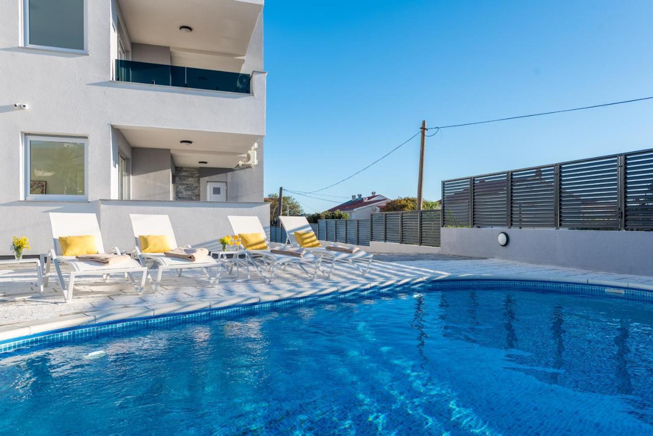 Villa Lena Luxury Apartments ノヴァリャ エクステリア 写真