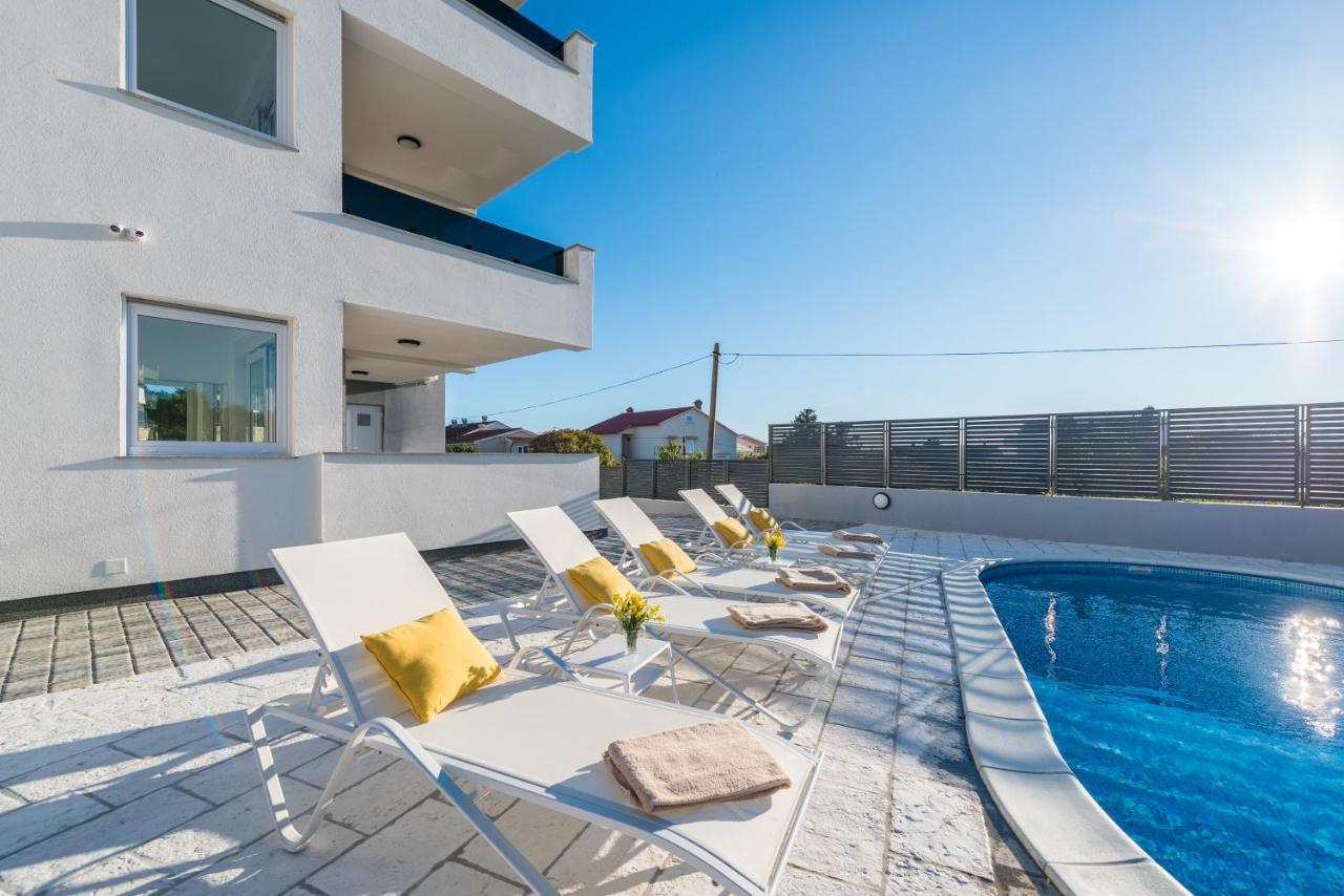 Villa Lena Luxury Apartments ノヴァリャ エクステリア 写真
