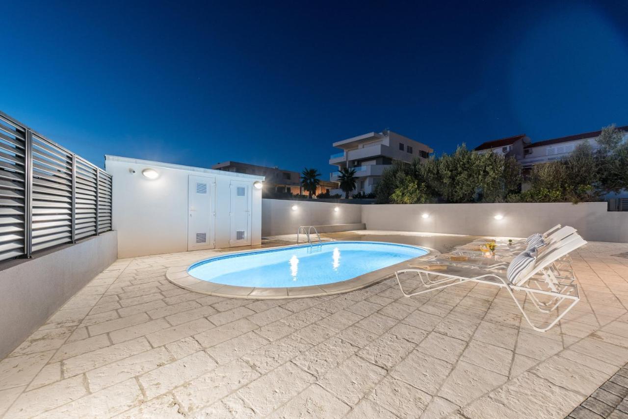 Villa Lena Luxury Apartments ノヴァリャ エクステリア 写真