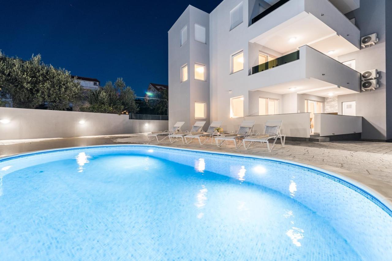Villa Lena Luxury Apartments ノヴァリャ エクステリア 写真