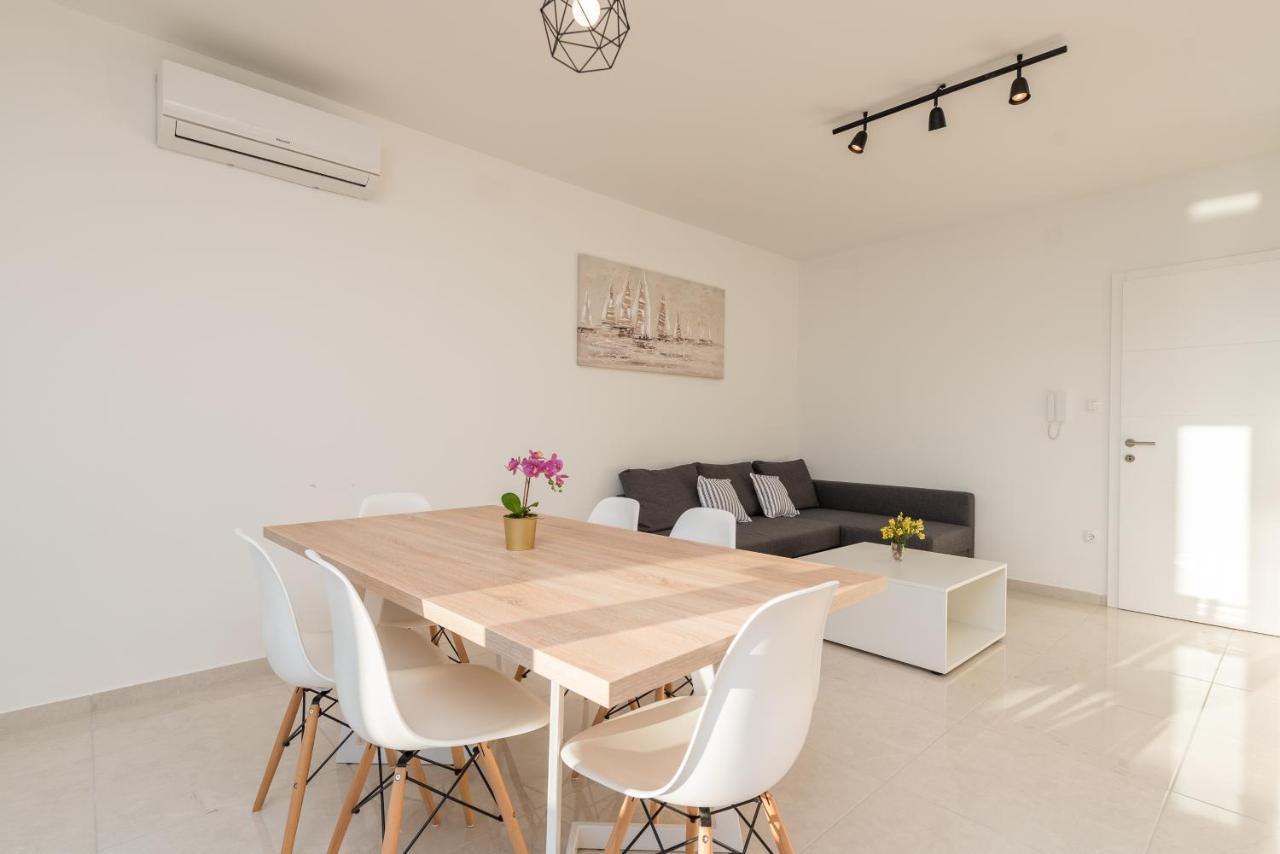 Villa Lena Luxury Apartments ノヴァリャ エクステリア 写真