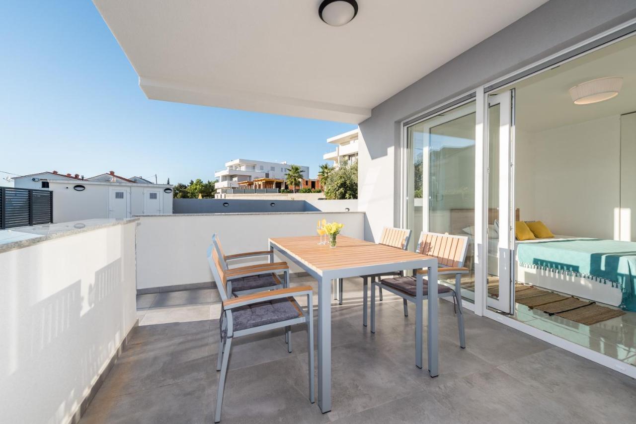 Villa Lena Luxury Apartments ノヴァリャ エクステリア 写真